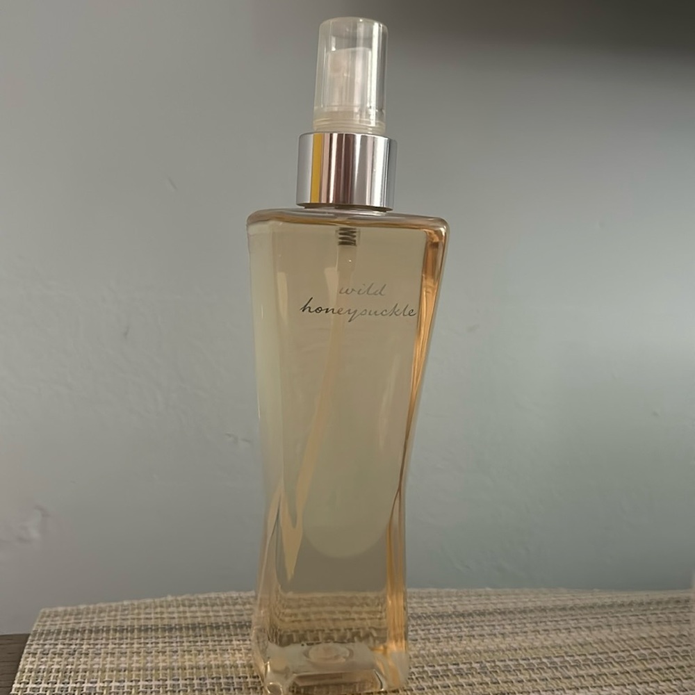 Victoria’s Secret Wild Honeysuckle Fragrance Mist
